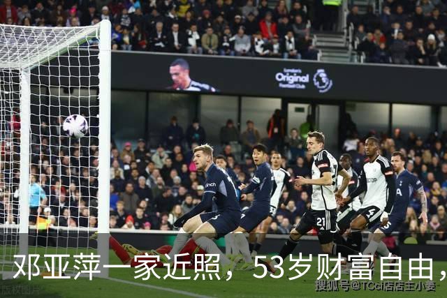 邓亚萍一家近照，53岁财富自由，老公成富商，儿子拿全国冠军